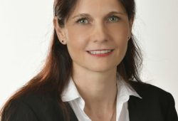 doc. dr. Tanja Vuga